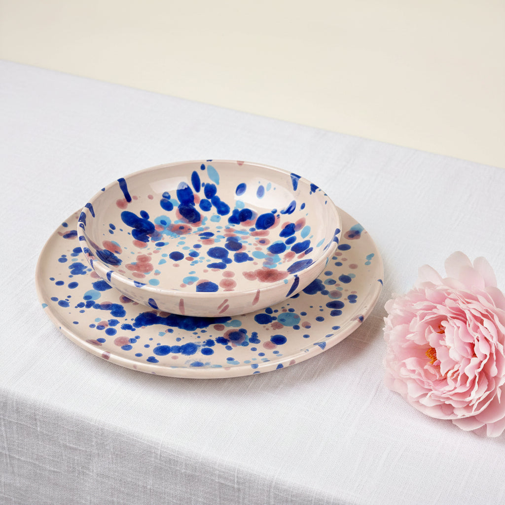 Gioia assiette creuse céramique italienne points colorés table dressée, art de la table Rosamia